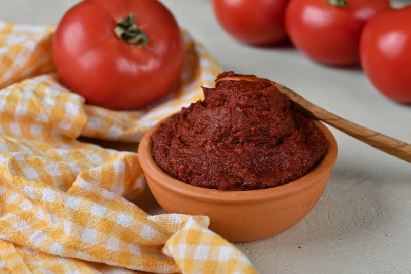 تصویر 2 از رب گوجه فرنگی کامروز با غلظت مناسب برای پخت انواع غذا